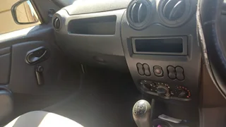 2015 Nissan NP200 1.6i with Aircon