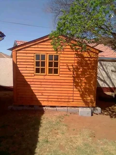 AAA ASHLEY HIGH STRONG QUALITY LOGHOMES AND DISCOUNT WENDY'S