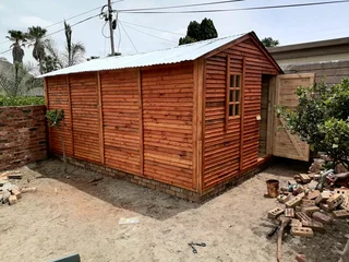 AAA ASHLEY HIGH STRONG QUALITY LOGHOMES AND DISCOUNT WENDY&#39;S FOR SALE FOR MORE CALL 0782662986