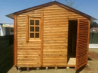 Loghomes & Wendyhouse