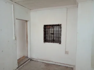 Shop and flatlet for rent in Woodstock