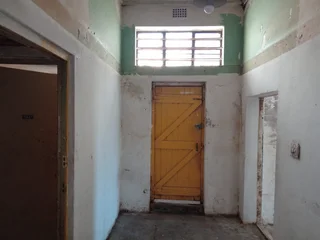 Shop and flatlet for rent in Woodstock