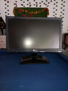 LG Flatron E1941 monitor