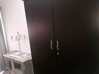 Room for rent Farrarmere 1 person furnished avail. 3 Dec  2025 1 person