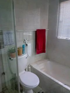 Room for rent Farrarmere 1 person furnished avail. 3 Dec  2025 1 person