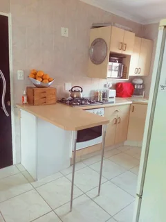 Room for rent Farrarmere 1 person furnished avail. 3 Dec  2025 1 person