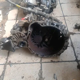 Hyundai D3ea Manual Gearbox - R 5,500.00