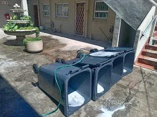 I'M LOOKING FOR A JOB EXTRA 3 DAYS