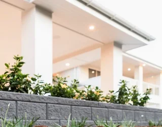 Breeze blocks and retainers