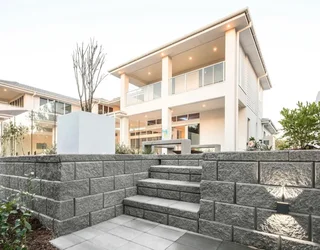 Breeze blocks and retainers