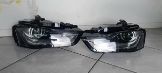 AUDI A4 B8 XENON HEADLIGHT