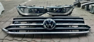 VW T-CROSS HEADLIGHT AND GRILL