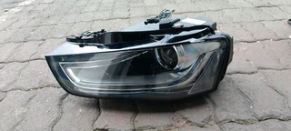 AUDI A4 B8 XENON HEADLIGHT