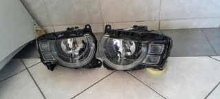 LAND ROVER DEFENDER HEADLIGHT
