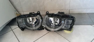LAND ROVER DEFENDER HEADLIGHT