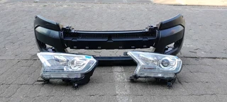FORD RANGER T7 HEADLIGHT AND BUMPER