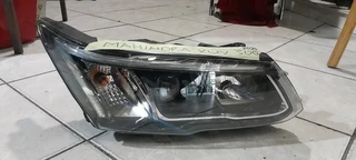 Mahindra Xuv 300 Headlight 2023