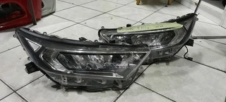 TOYOTA RAV 4 HEADLIGHT