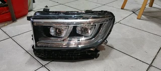 GWM P-SERIES XENON HEADLIGHT