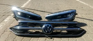 VW TAIGO HEADLIGHT AND GRILL