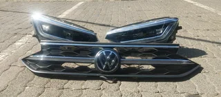 VW TAIGO HEADLIGHT AND GRILL