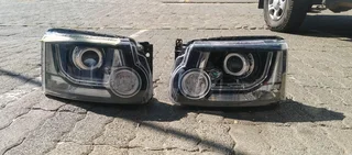 Land Rover Discovery 4 Headlight