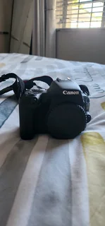Canon eos 200D