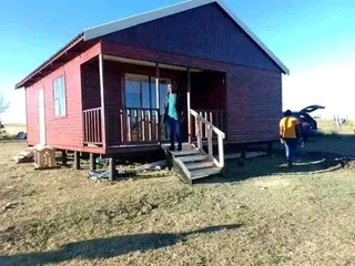Freemon Log Homes Construction Company: &#43;27734877661.
