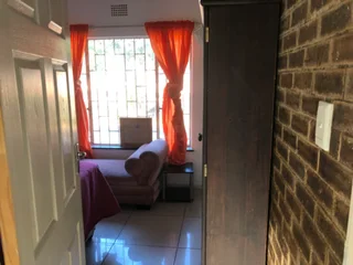 House - Ad posted by Ethan Van Rooyen