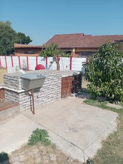 Room for Rent in Karenpark / Wonderpark - 0718580285