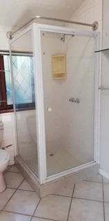 Victory Dr, Spacious 1 BR Cottage, INCLUDING UTILITIES, Secure Parking, Pool, Available Now