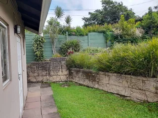 Roberts Pl, Cosey Bachelor Cottage FOR AN EMPLOYED LADY, incl Utilities.  Available Now.