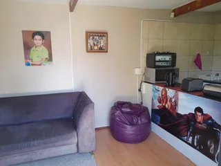 Dunoon Pl, Semi Furnished 1 BR Cottage, Secure Parking, Available Now