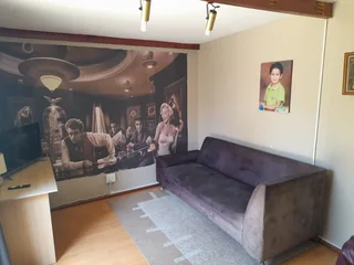 Dunoon Pl, Semi Furnished 1 BR Cottage, Secure Parking, Available Now