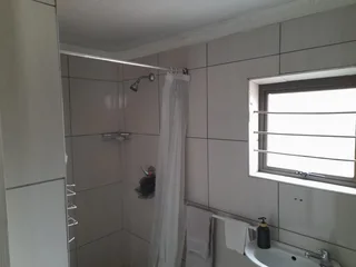 Pinegrove Pl, Bachelor Cottage for a Single Lady, Available 1 January