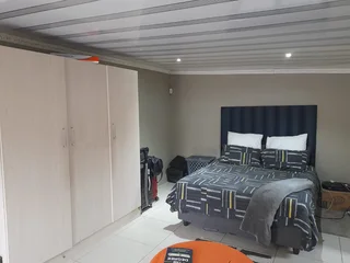 Pinegrove Pl, Bachelor Cottage for a Single Lady, Available 1 January