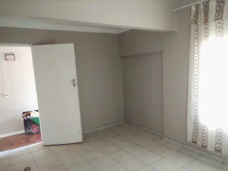 Ridge Rd, Bachelor Cottage, Alarm Incl, Water , Elect are PrePaid.  Available 1 Jan For ONLY R3800