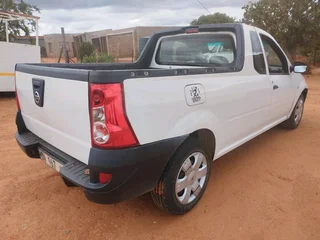 Selling Nissan Np200 2018 model 1.5 dci