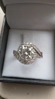 Ring - Ad posted by Ettienne Van der vyver