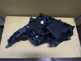 2019-2022 LEXUS NX200 RIGHT SIDE XENON HEADLIGHT FOR SALE