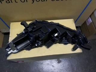 2021-2023 TOYOTA COROLLA CROSS RIGHT SIDE LED HEADLIGHT FOR SALE