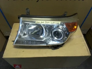 (2012-2015) Toyota Land Cruiser Left Side Headlight For Sale.