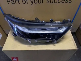 2024 TOYOTA RAV 4 RIGHT SIDE LED XENON HEADLIGHT FOR SALE..