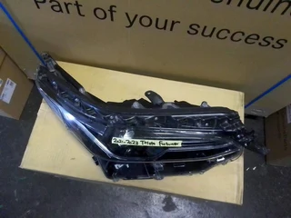 2021-2023 TOYOTA FORTUNER RIGHT SIDE HEADLIGHT FOR SALE