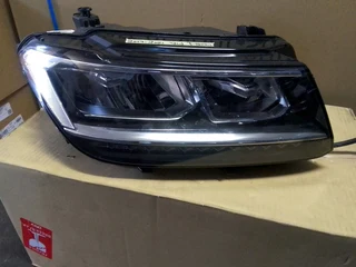 (2019-2021 ) VW TIGUAN RIGHT SIDE XENON HEADLIGHT FOR SALE