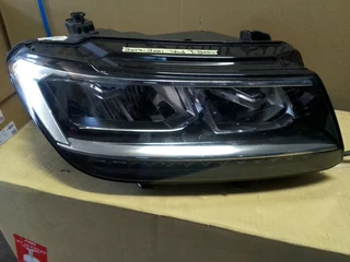 (2019-2021 ) Vw Tiguan Right Side Xenon Headlight For Sale