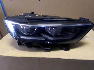 (2020-2022) Vw T.roc Right Side Led Xenon Headlight For Sale