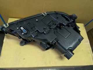 (2005-2010) MERCEDES ML-350 4MATIC LEFT SIDE LED XENON HEADLIGHT FOR SALE