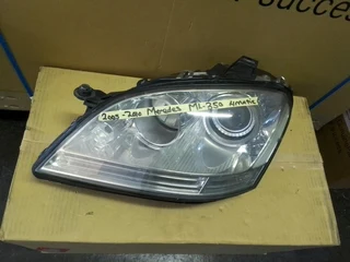 (2005-2010) Mercedes Ml-350 4matic Left Side Led Xenon Headlight For Sale