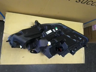 (2018-2020) JAGUAR E.PACE RIGHT SIDE LED XENON HEADLIGHT FOR SALE